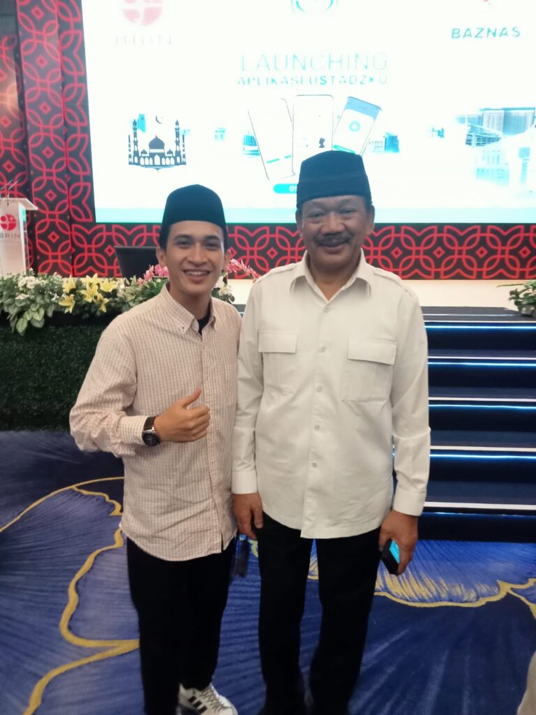 Foto bersama ketua abdifoundation.id bersama dengan ketua Baznas Prof. Dr. KH. Noor Achmad, MA dalam acara peluncuran Aplikasi Ustadzku (05/05/25)